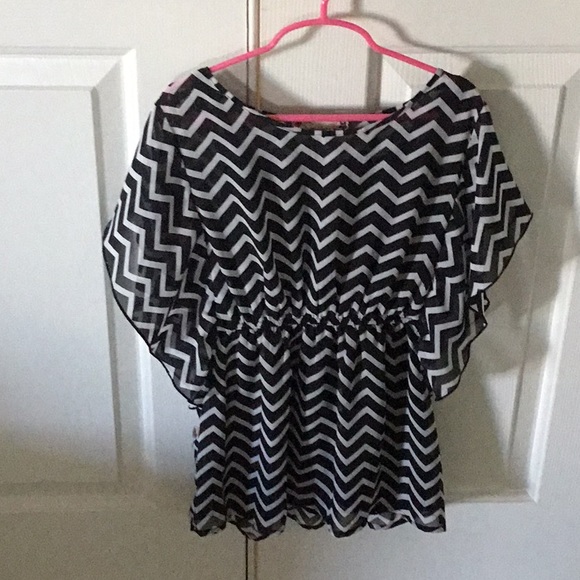 Speechless Other - Girls Large chevron pattern black & white blouse